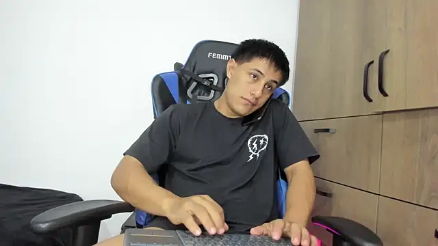 dorman boy online show from 28, 11, 2025