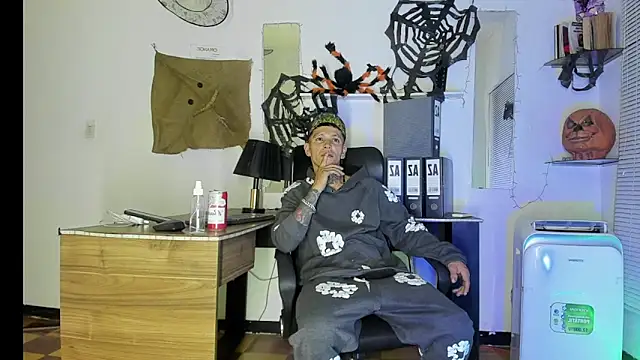 Snapshot of xxxTerrysxxx chatting on 31, 10, 2025 xxxTerrysxxx online show from 31, 10, 2025