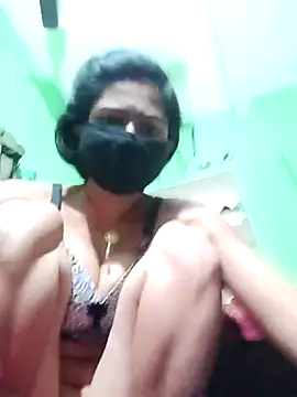 Snapshot of Rsr-1 chatting on 9, 11, 2025 Rsr-1 online show from 9, 11, 2025