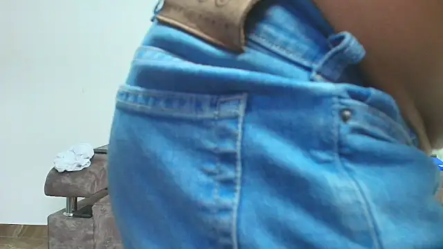 thebadboys05 online show from 3, 12, 2025