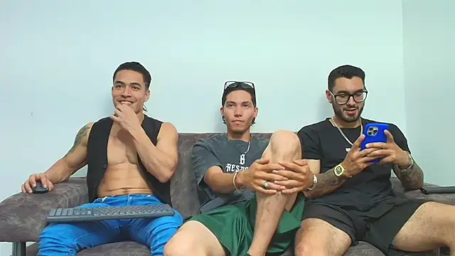 thebadboys05 online show from 18, 12, 2025