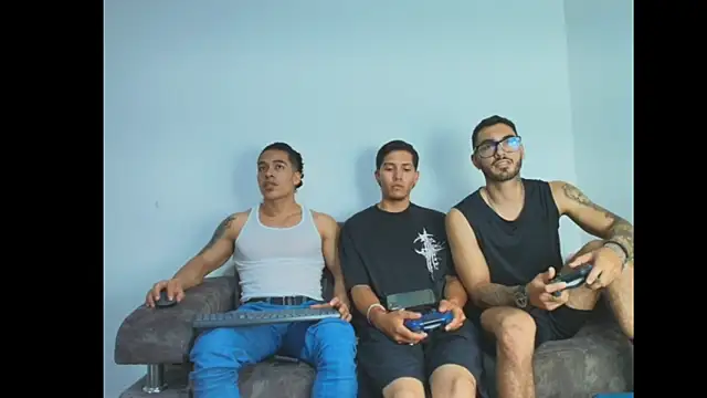 Snapshot of thebadboys05 chatting on 7, 11, 2025 thebadboys05 online show from 7, 11, 2025