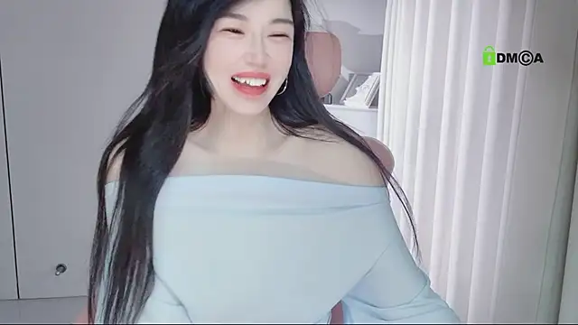 Snapshot of YunShan-33 chatting on 11, 5, 2026 YunShan-33 online show from 11, 5, 2026