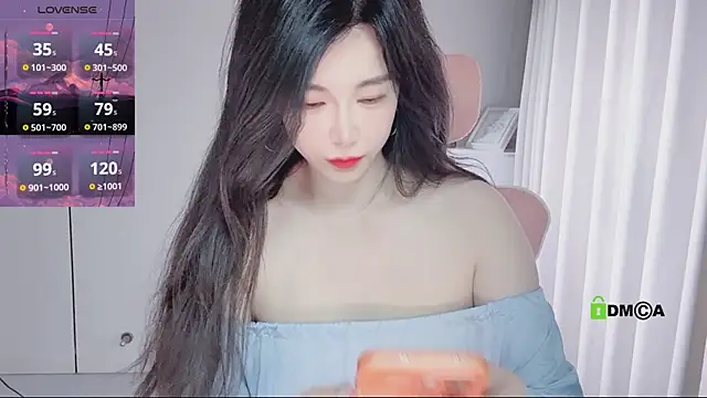 Snapshot of YunShan-33 chatting on 15, 5, 2026 YunShan-33 online show from 15, 5, 2026