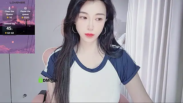 Snapshot of YunShan-33 chatting on 5, 5, 2026 YunShan-33 online show from 5, 5, 2026
