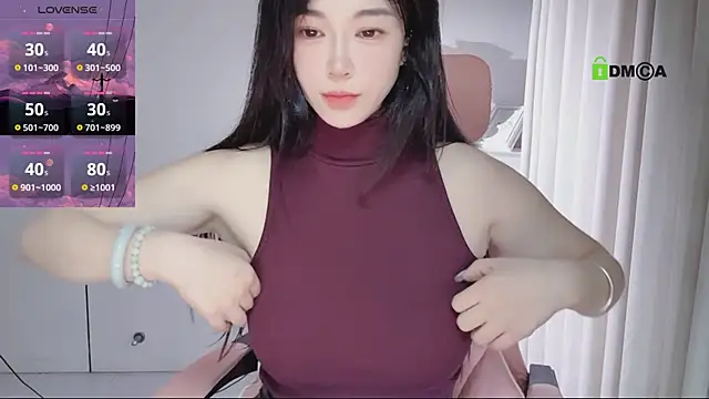 Snapshot of YunShan-33 chatting on 25, 5, 2026 YunShan-33 online show from 25, 5, 2026