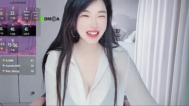 Snapshot of YunShan-33 chatting on 18, 5, 2026 YunShan-33 online show from 18, 5, 2026