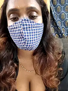 Queen-dhivya online show from 2, 12, 2025