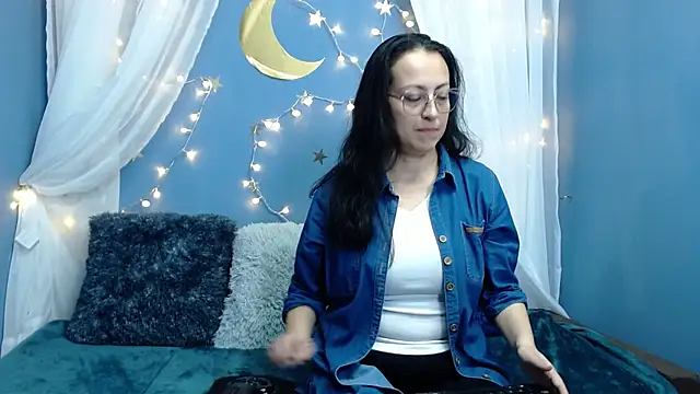 Lauryn Jones online show from 18, 12, 2025