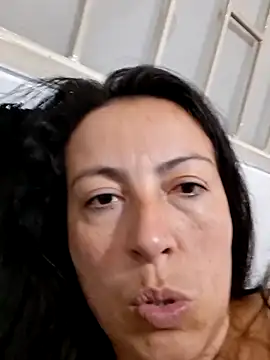 Lauryn Jones online show from 21, 6, 2026