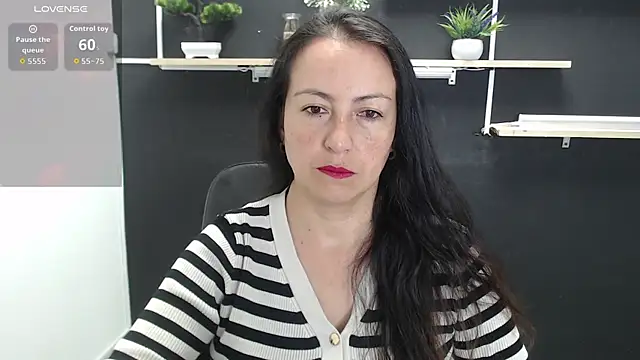 Lauryn Jones online show from 11, 6, 2026