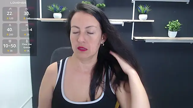 Lauryn Jones online show from 23, 7, 2026