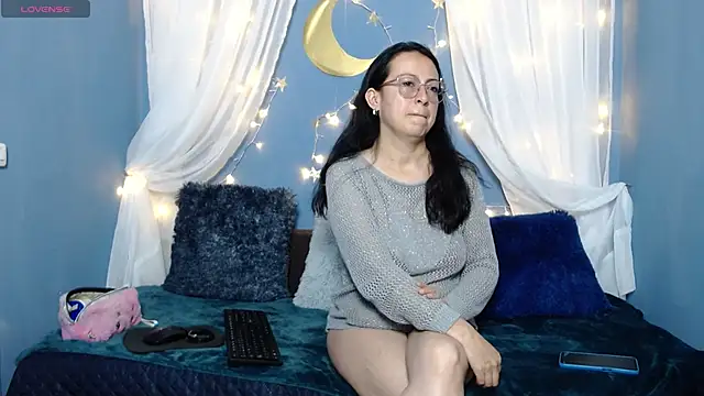 Lauryn Jones online show from 21, 11, 2025