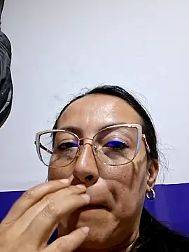 Lauryn Jones online show from 5, 7, 2026