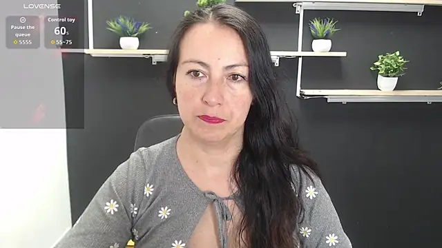Lauryn Jones online show from 18, 7, 2026