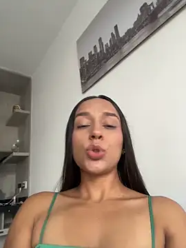 Brunettecollins05 online show from 21, 4, 2026