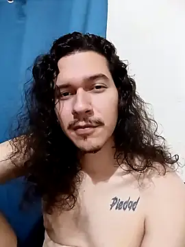 Snapshot of OnixAgata0 chatting on 5, 4, 2026 OnixAgata0 online show from 5, 4, 2026