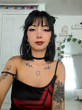 Evelyn R  online show from 20, 12, 2025