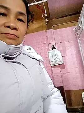 Snapshot of small-house123 chatting on 14, 11, 2025 small-house123 online show from 14, 11, 2025