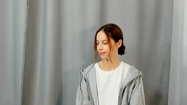 KylieVrable online show from 3, 11, 2025