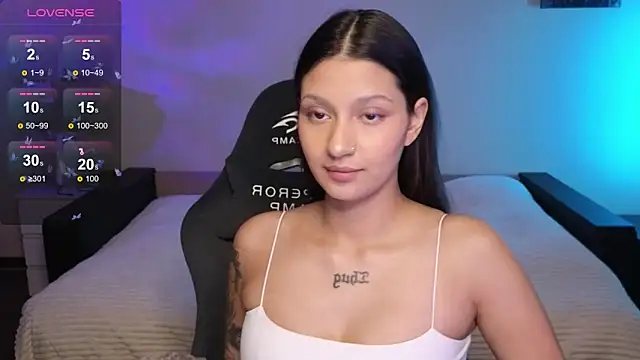 Nikol Goldysss online show from 8, 11, 2025