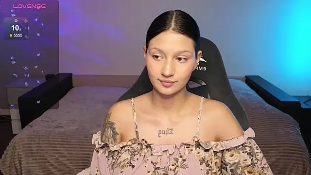 Nikol Goldysss online show from 6, 11, 2025