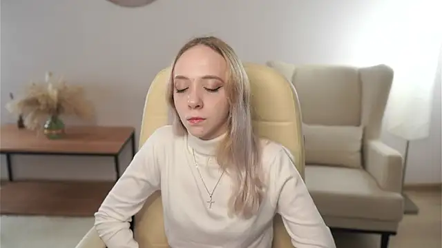 Snapshot of MaricelaCarolla chatting on 2, 11, 2025 MaricelaCarolla online show from 2, 11, 2025