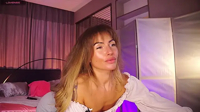 Nikki  Amour online show from 17, 1, 2026