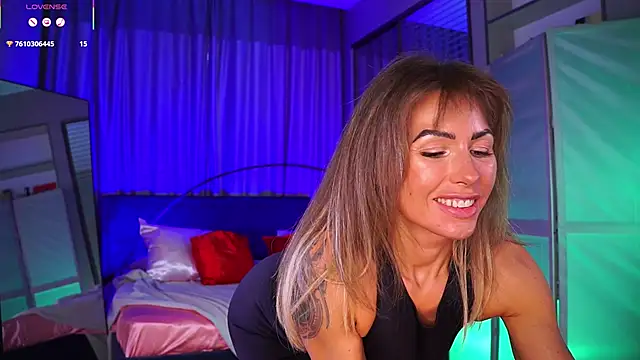 Nikki  Amour online show from 8, 2, 2026