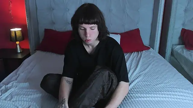 Snapshot of CutieKai_ chatting on 2, 11, 2025 CutieKai  online show from 2, 11, 2025