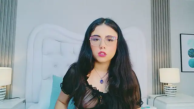 ScarlettPetrova online show from 20, 4, 2026