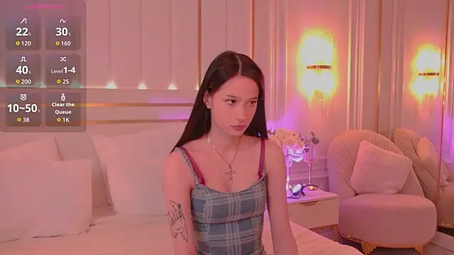 Snapshot of GladysMoore chatting on 3, 11, 2025 GladysMoore online show from 3, 11, 2025