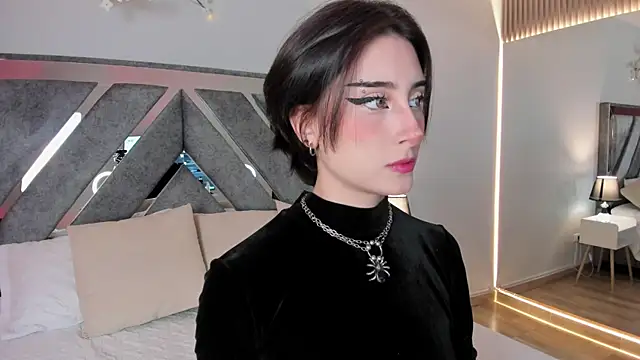 EmmaCollins    online show from 25, 11, 2025