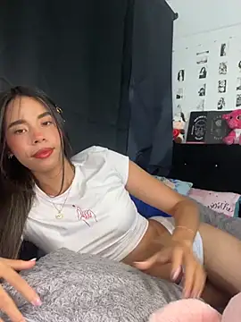 Snapshot of Milleradhara24 chatting on 23, 7, 2026 Milleradhara24 online show from 23, 7, 2026