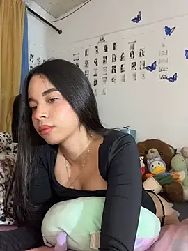 Snapshot of Milleradhara24 chatting on 18, 6, 2026 Milleradhara24 online show from 18, 6, 2026