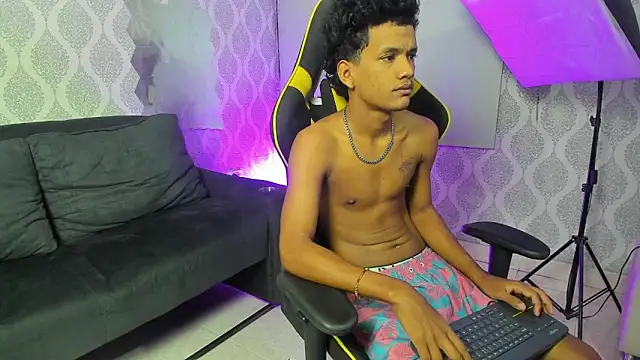 Boy savoy online show from 4, 3, 2026