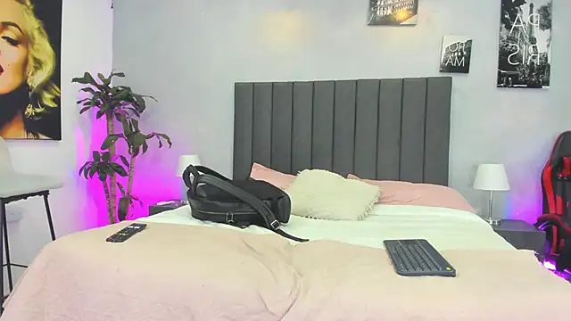 kendra london online show from 28, 4, 2026