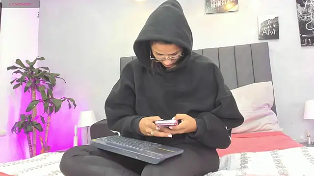 kendra london online show from 13, 5, 2026