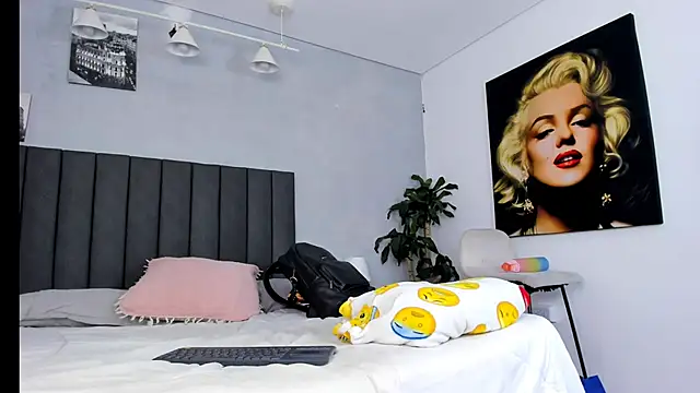 kendra london online show from 10, 3, 2026