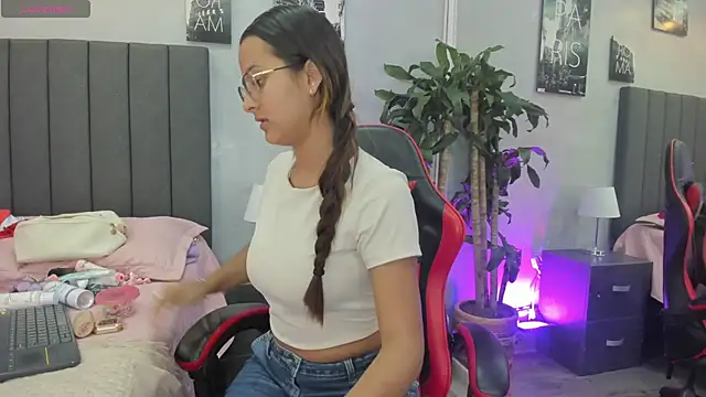 kendra london online show from 24, 11, 2025