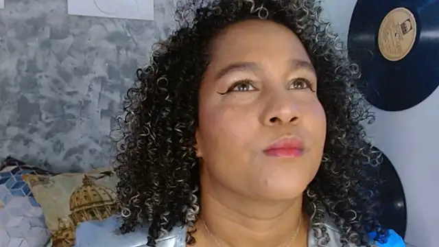 Snapshot of Ambar_foxy chatting on 6, 11, 2025 Ambar foxy online show from 6, 11, 2025