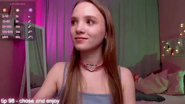 Adria Arjona online show from 29, 3, 2026