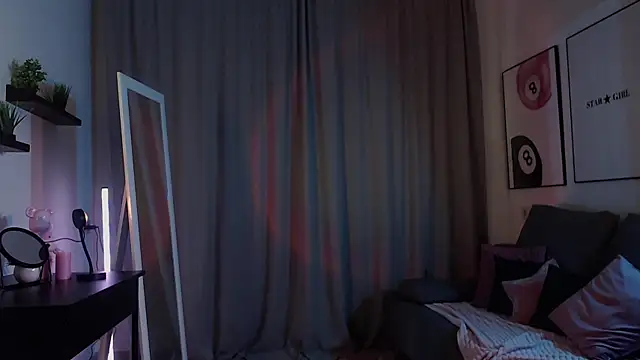 Snapshot of Adria_Arjona chatting on 25, 6, 2026 Adria Arjona online show from 25, 6, 2026