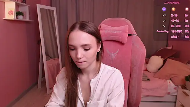 Adria Arjona online show from 6, 2, 2026