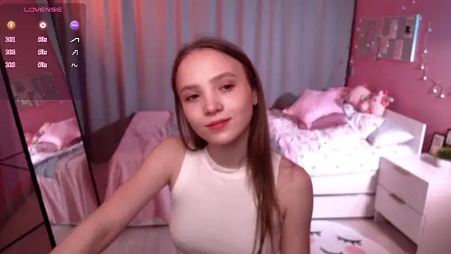 Snapshot of Adria_Arjona chatting on 6, 6, 2026 Adria Arjona online show from 6, 6, 2026