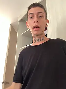 Snapshot of Who-am-I-201 chatting on 2, 11, 2025 Who-am-I-201 online show from 2, 11, 2025