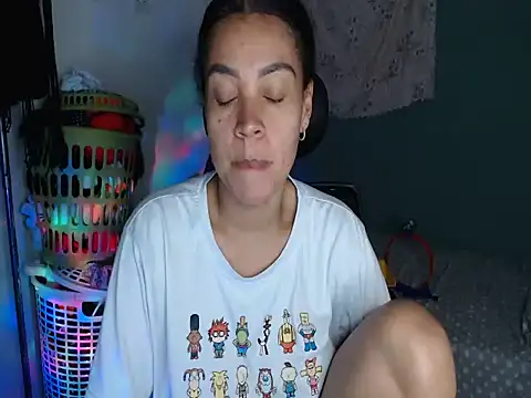 Snapshot of shayna_cute chatting on 28, 6, 2026 shayna cute online show from 28, 6, 2026