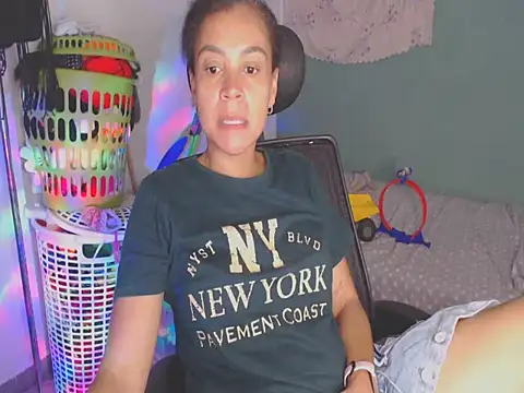 Snapshot of shayna_cute chatting on 29, 6, 2026 shayna cute online show from 29, 6, 2026