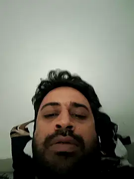 Snapshot of ITZ_GURU chatting on 26, 4, 2026 ITZ GURU online show from 26, 4, 2026