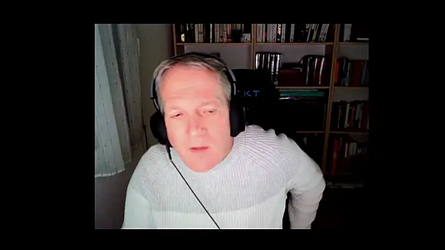 Snapshot of ChocolatMilka44 chatting on 3, 11, 2025 ChocolatMilka44 online show from 3, 11, 2025